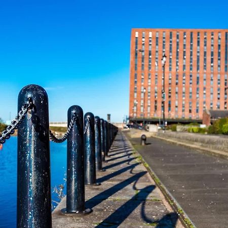 Fabulous Quayside Apartment With Free Parking Liverpool Esterno foto