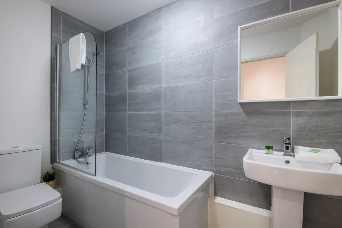 Fabulous Quayside Apartment With Free Parking Liverpool Esterno foto